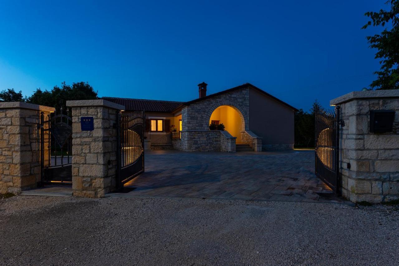 Villa Krizanci Zminj Luaran gambar