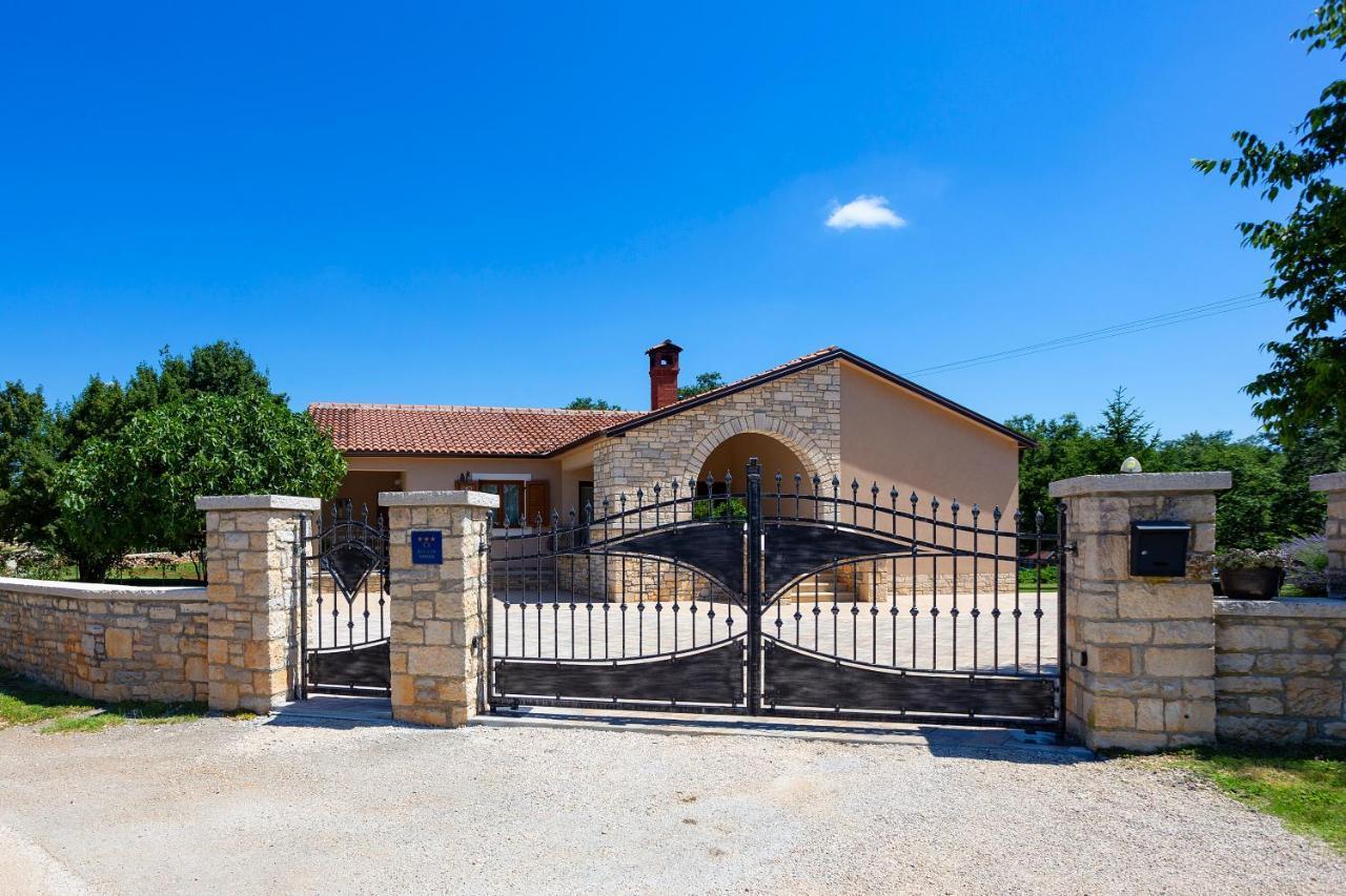 Villa Krizanci Zminj Luaran gambar